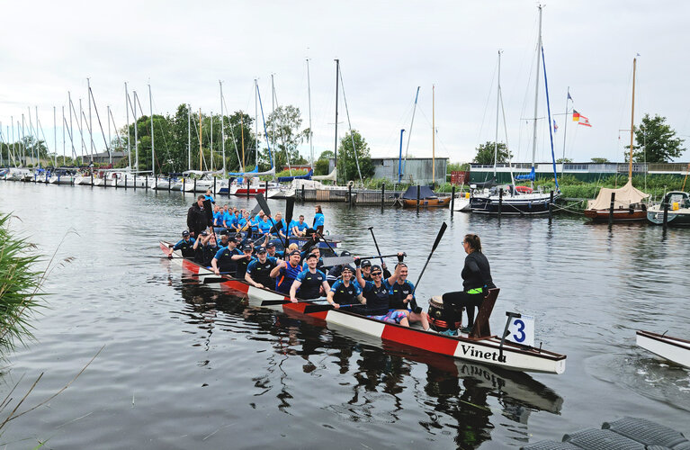 [Translate to English:] mlands-Team Drachenboot Zwischenlauf